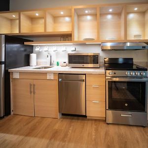 One-Bedroom Queen Suite